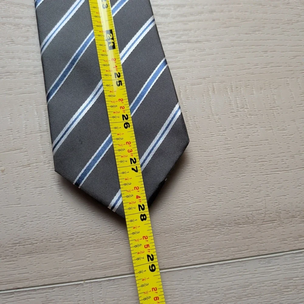 Boss by Hugo Boss Classic Tie NecktieGray Blue‎ Striped 100% Silk Made in Italy